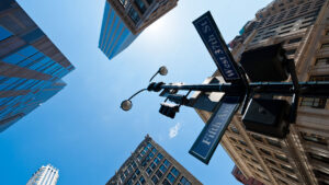 5th Avenue New York street sign