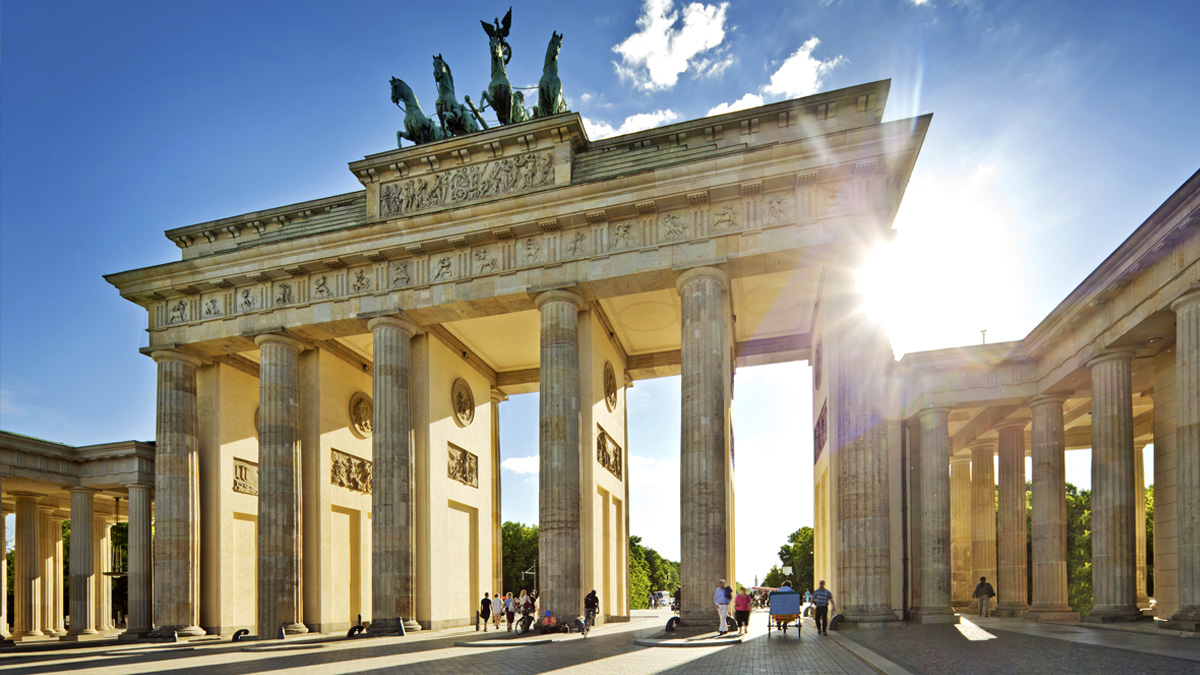 Explore the history of the Brandenberg Gate with a school trip to Berlin