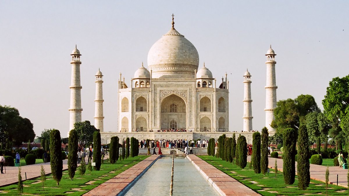 seven wonders of the world including taj mahal