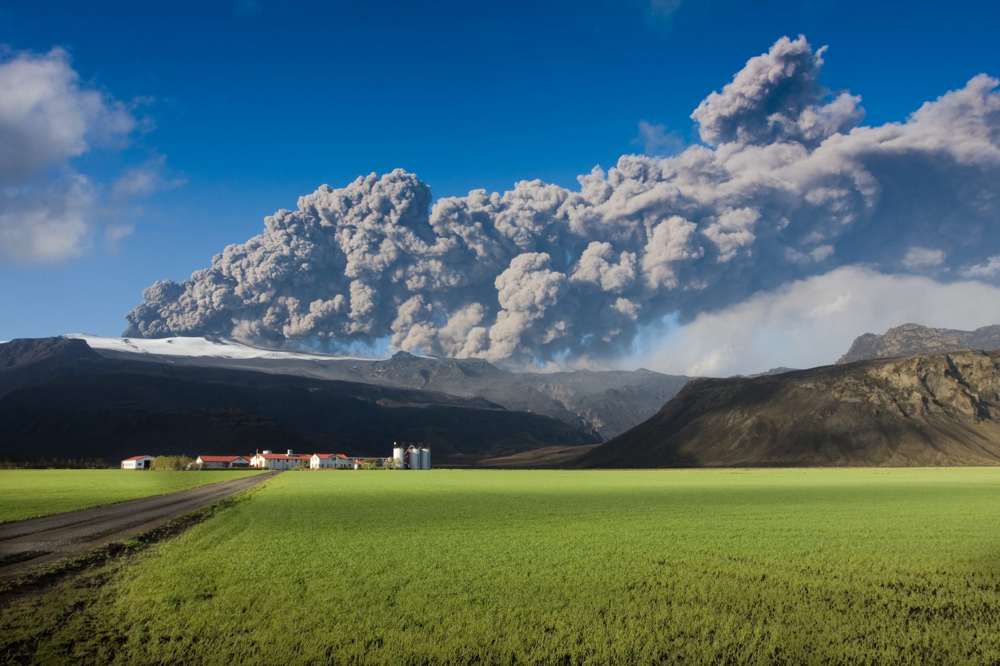 case study volcano eruption