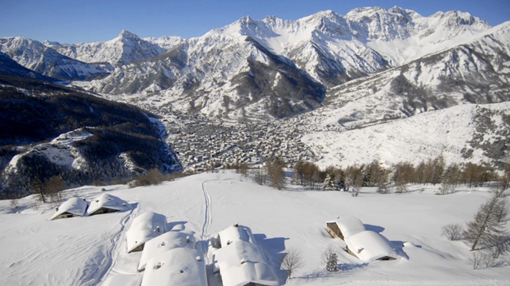 Skiing in Bardonnechia