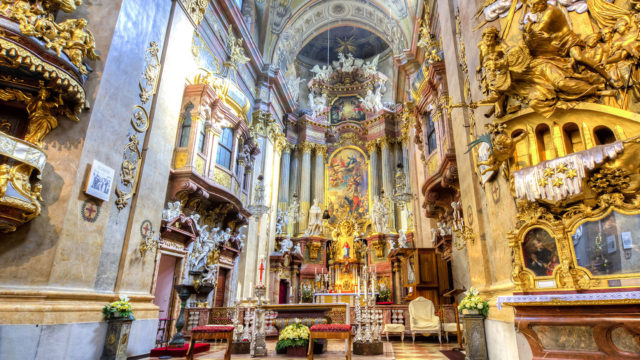 Peterskirche interior