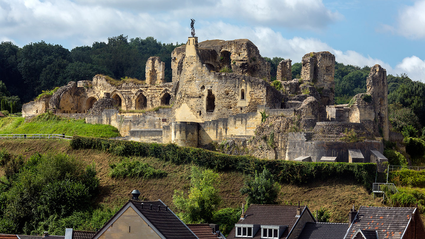 valkenburg casle ruins