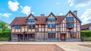William Shakespeare`s Birthplace, Stratford upon Avon, Warwickshire, England. William Shakespeare`s historic birthplace that is thought to have been built in the early 1500s. The house stands on Henley Street in Stratford upon Avon, Warwickshire, England. Born in 1564, William lived his early years here with his parents and siblings and the first five years of his marriage to Anne Hathaway. The house was purchased by The Shakespeare Birthplace Trust in 1847.