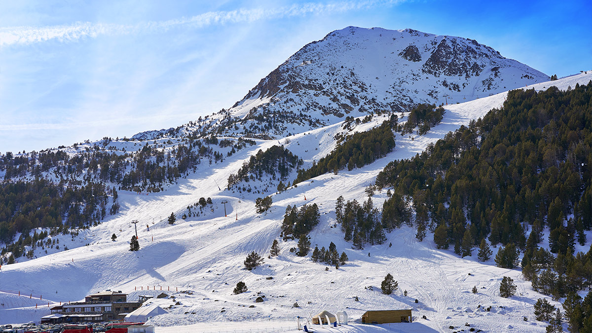 ski slopes at grau roig in andorra