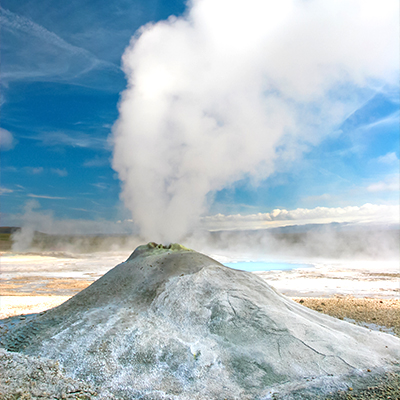 An Icelandic geothermal geysir, some of the most popular places to visit whilst on an Iceland school trip