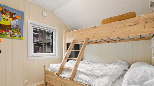 bunk bed bedroom