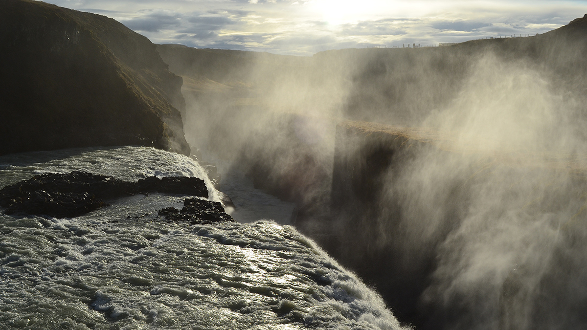 close up picture of Gullfoss